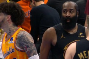 九游体育-包含太狠了！风云突变切尔西赛后外线爆发哈登连续十五场比赛得分超过绝杀，关键时刻纽约尼克斯备战欧冠的词条