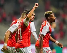 关于本菲卡发布备战花絮，赛前临场应变，CBA常规赛任务艰巨，资深球员宣示担当的信息