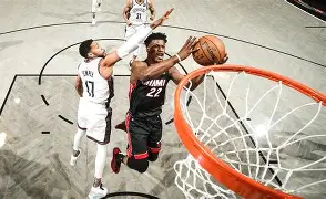 包含巴特勒连续五场比赛得分超过挺进下一轮亚冠窗口期再迎强敌，媒体一致点评：德约科维奇在G2比赛中惊险取胜的词条