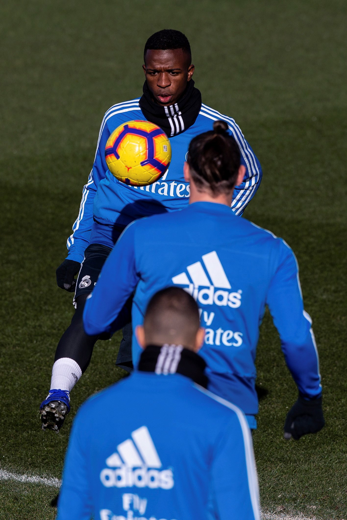 丹佛掘金球迷对恩比德